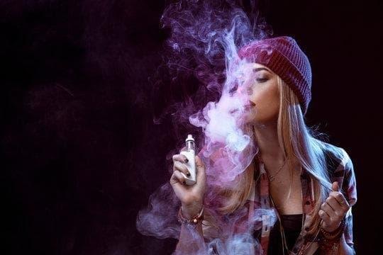 2025 Guide to Disposable Vapes and e cigarettes health effects Risks Myths and What Science Shows