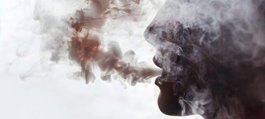 Jednorázové E-cigarety and effects of e cigarettes on oral health explained by dental experts