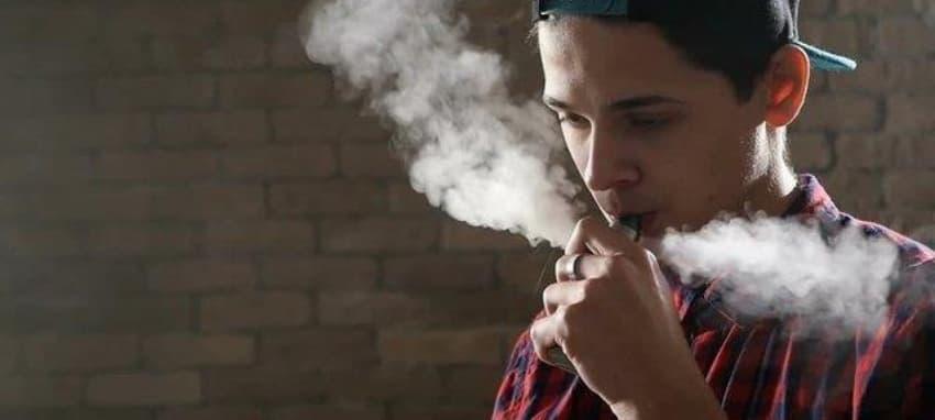 elektronické cigarety and e cigarette in flight safety guide for modern travelers